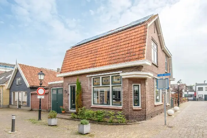 Detached house for sale: Lange Stoep 6, Voorstraat en Centrum Lekkerkerk