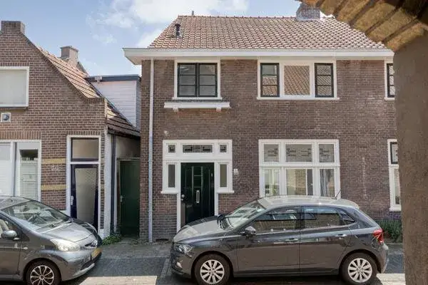 Corner house for sale: Langenholterweg 20, Dieze-Centrum Zwolle