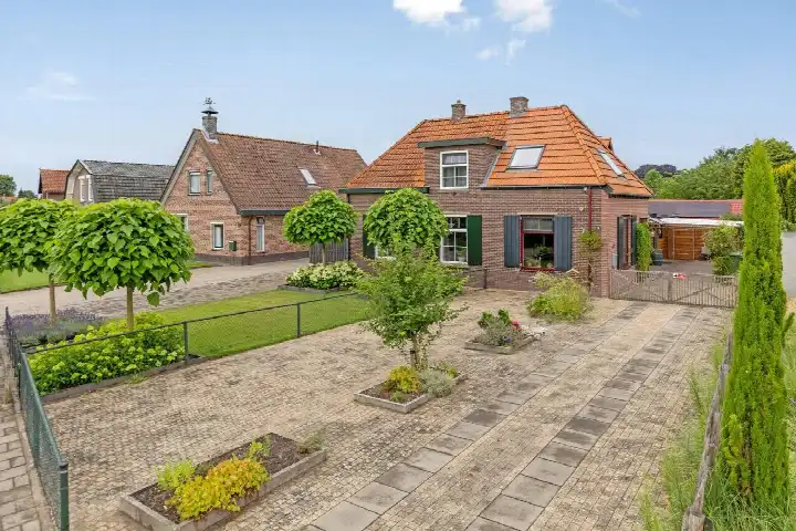 Twee-onder-één-kap te koop: Langeslag 14, Heerde Heerde