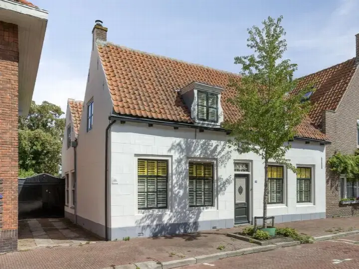 Hoekwoning te koop: Langestraat 72, Brielle Brielle