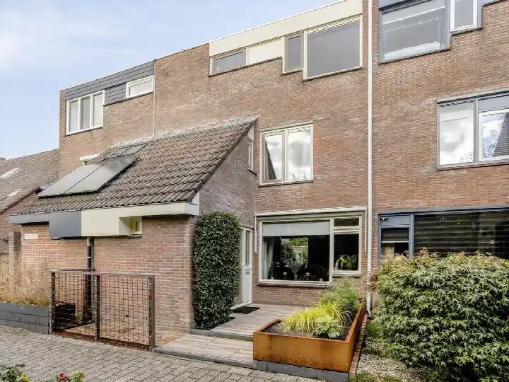 Tussenwoning te koop: Langetuin 191, Risdam-Noord - Buurt 21 00 Zwaag