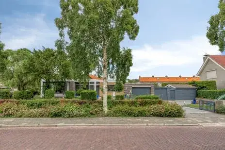 Detached house for sale: Langeweg 16, Ooltgensplaat woonkern Ooltgensplaat