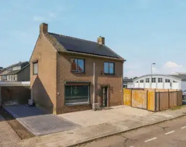 Vrijstaande woning te koop: Langeweg 198, Zuid Gennep