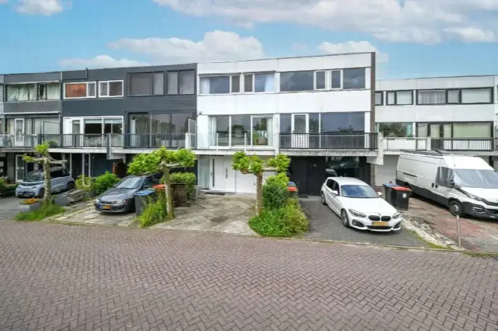Tussenwoning te koop: Langs de Baan 24, Legmeer Uithoorn