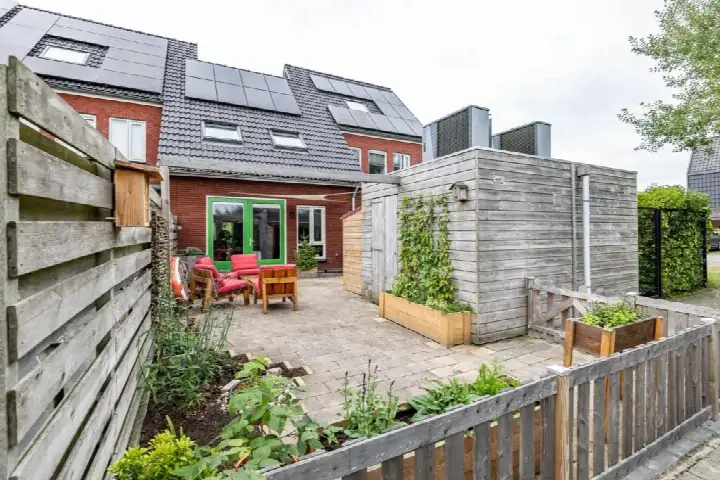 Tussenwoning te koop: Langs de erven 273, Meeroevers Meerstad
