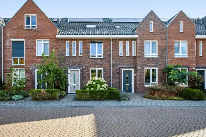 Tussenwoning te koop: Langshanlaan 34, Veller Barneveld