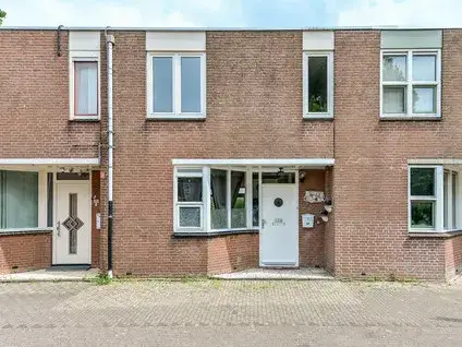 Tussenwoning te koop: Langshof 126, Binnenhof en Langshof (met Nieuwstraat) Almere
