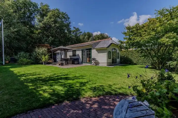 Vrijstaande woning te koop: Langwarderdyk 6-18, Sint Nicolaasga Sint Nicolaasga