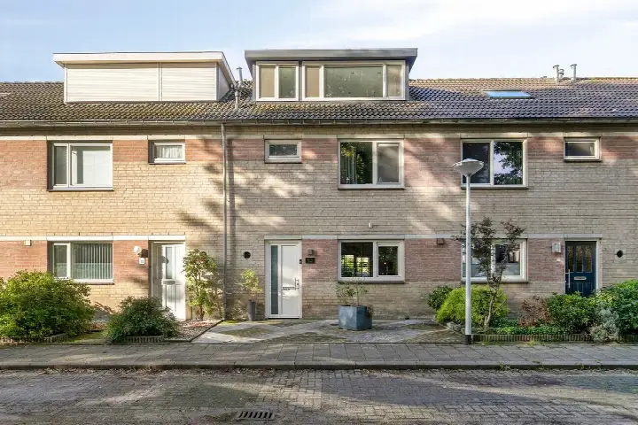 Tussenwoning te koop: Lariks 13, Salderes Best