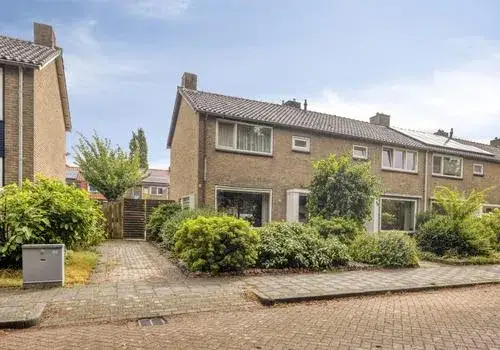 Corner house for sale: Larixstraat 40, Bollebieste Zwolle