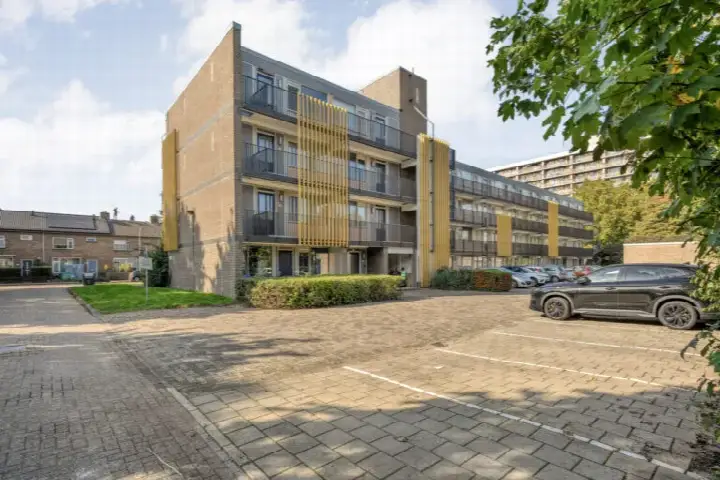 Apartment for sale: Lassuslaan 290, Holtenbroek III Zwolle