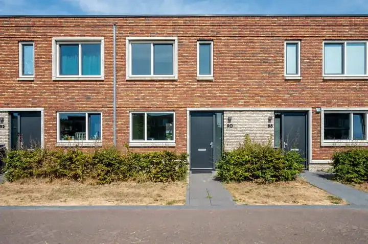 Tussenwoning te koop: Laura Bassihof 90, Oosterwold Zuid Almere