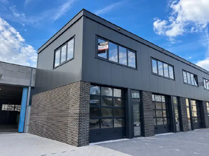 Corner house for rent: Laurent Janssensstraat 106-01, Bedrijventerrein Kraaiven Tilburg
