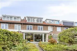 Tussenwoning te koop: Laurierkerslaan 10, Van der Leekbuurt Amstelveen