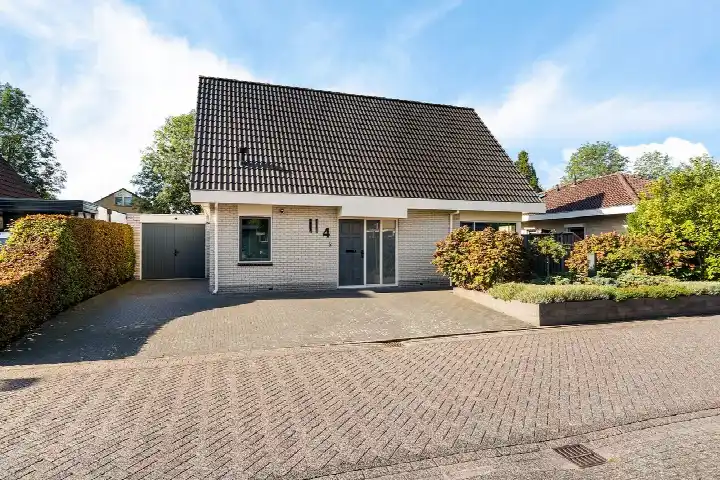 Vrijstaande woning te koop: Lavendelstrook 4, Bloemenbuurt Swifterbant