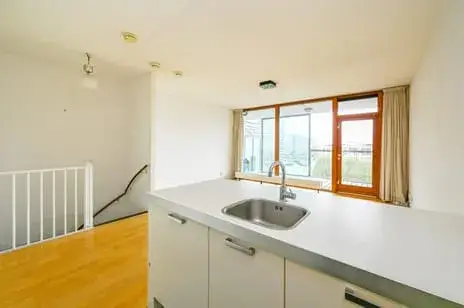 Apartment for sale: Leeghwaterkade 43, Laakhaven-Oost 'S-Gravenhage