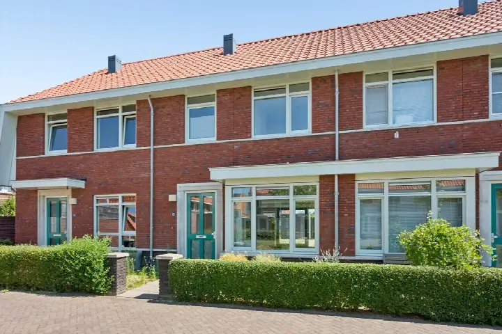 Terraced house for sale: Leeuw 13, Vierslag Elst