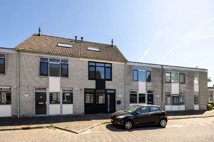 Tussenwoning te koop: Leeuwenburg 34, Zwanenburg Leusden
