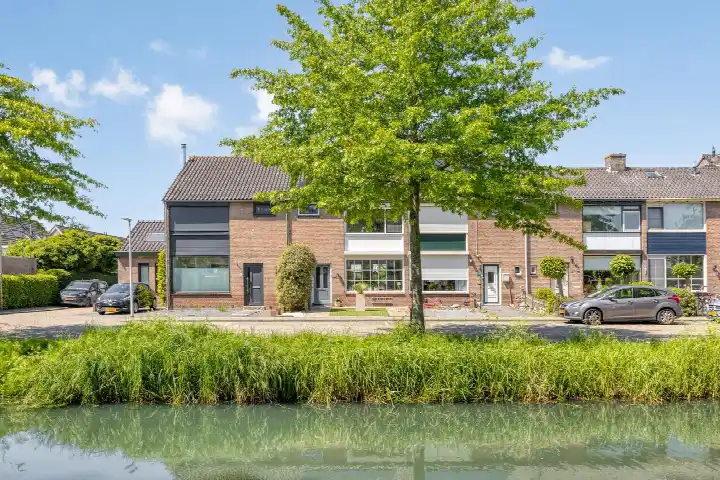 Terraced house for sale: Leeuweriksingel 4, Vogelbuurt-Zuid Sliedrecht