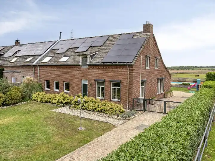 Twee-onder-één-kap te koop: Leeuwerweg 8, Verspreide huizen Melderslo Melderslo