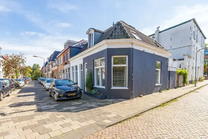 Twee-onder-één-kap te koop: Leidsestraat 152, Leidsebuurt-west Haarlem