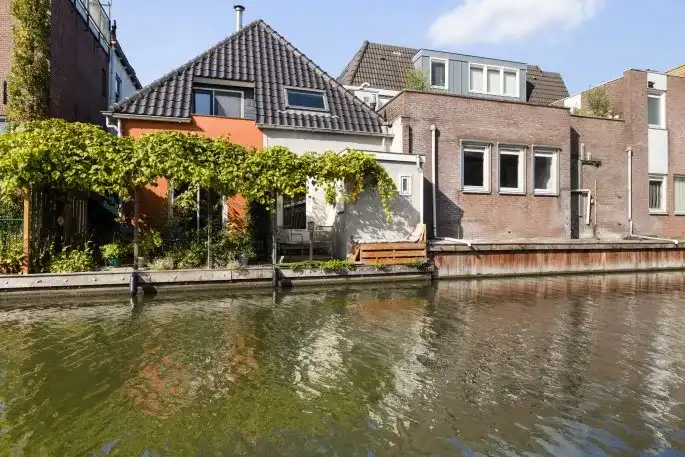 Tussenwoning te koop: Leidsestraatweg 47, Schilderskwartier Woerden