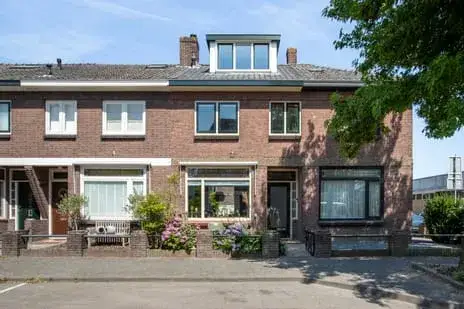 Tussenwoning te koop: Leidsestraatweg 64-1, Schilderskwartier Woerden