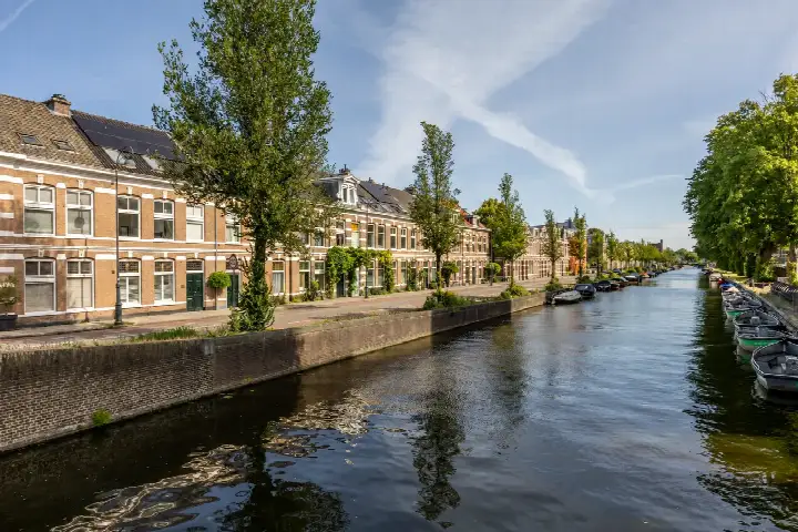 Terraced house for sale: Leidsevaart 126, Leidsebuurt-oost Haarlem