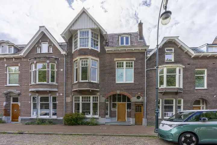 Tussenwoning te koop: Leidseweg 84, Leidseweg en omgeving Utrecht