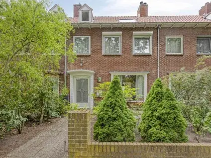 Terraced house for sale: Leijparkweg 95, Vogeltjesbuurt Oost Tilburg