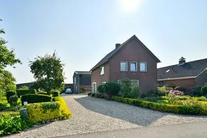 Twee-onder-één-kap te koop: Lekdijk West 47, Buitengebied ten zuiden van Amsterdam-Rijnkanaal Wijk Bij Duurstede