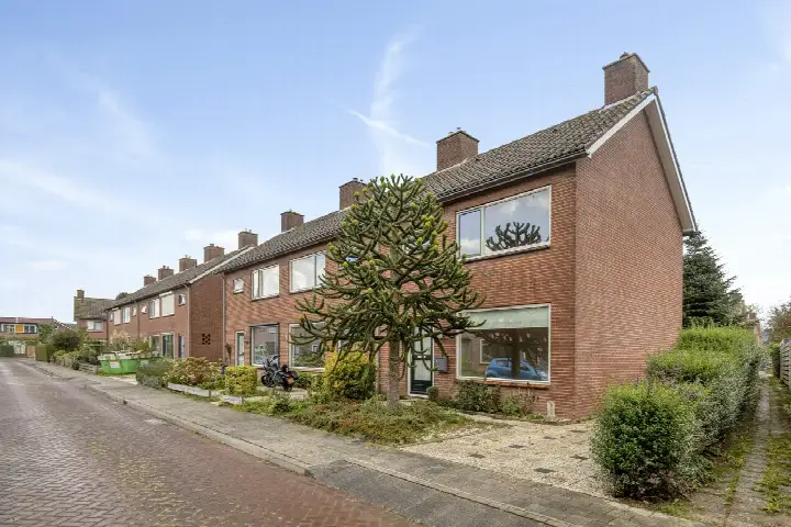 Corner house for sale: Leliestraat 13, Giesbeek Giesbeek