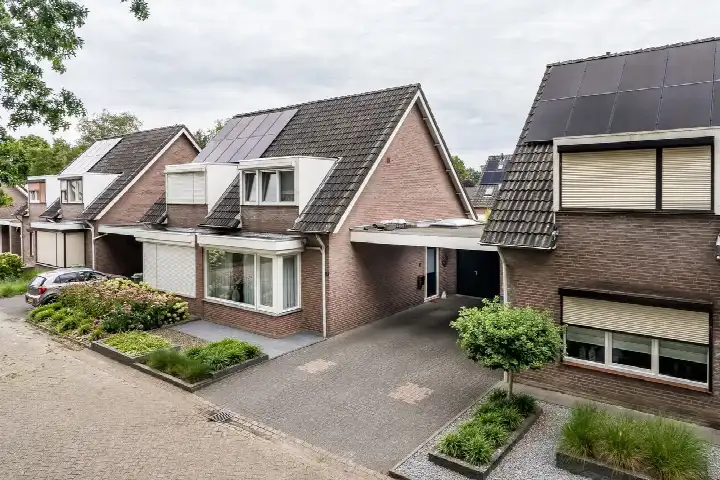Tussenwoning te koop: Leliestraat 17, Boshoven-Vrakker Weert