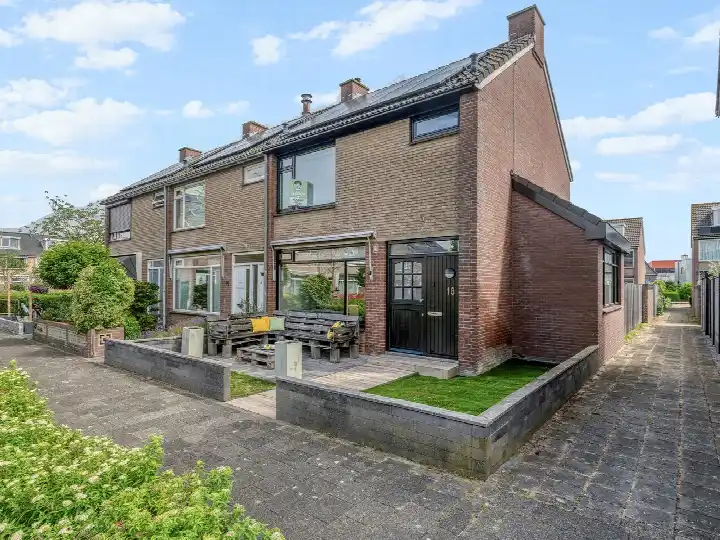 Hoekwoning te koop: Leliestraat 18, Molenwijk Katwijk (Zh)