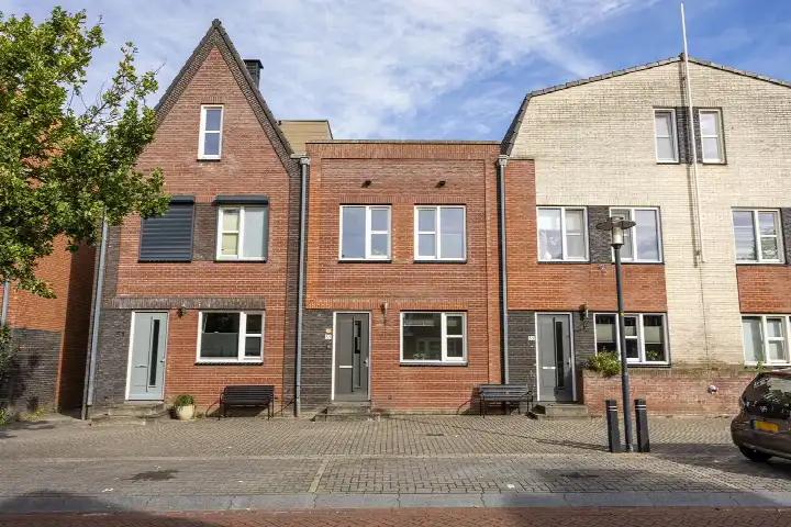Tussenwoning te koop: leliestraat 53, De Laares Enschede