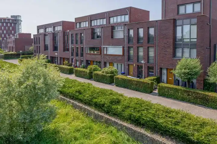 Terraced house for sale: Lelietuin 4, Eilandenbuurt Bergschenhoek