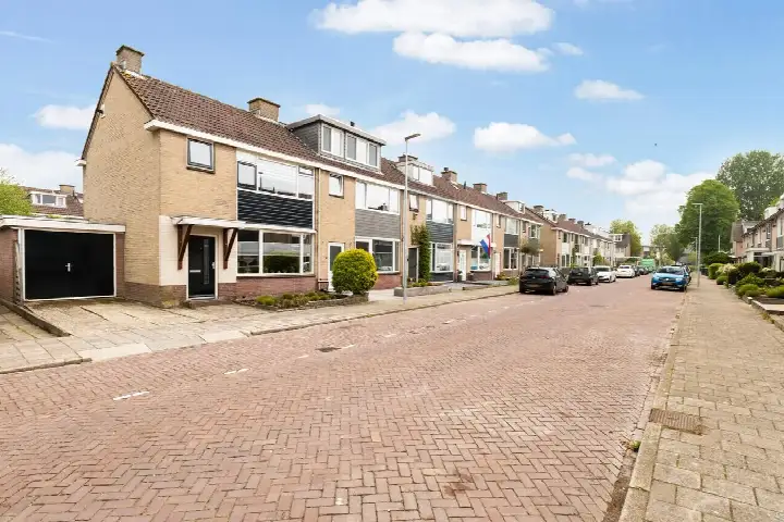 Hoekwoning te koop: Leo Gestelstraat 1, Schilderskwartier Woerden