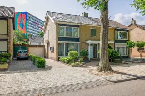 Twee-onder-één-kap te koop: Leon Biessenstraat 36, Heerlerbaan-Oost Heerlen