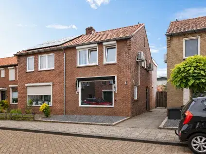 Twee-onder-één-kap te koop: Lepelaarstraat 5, Elsbeek Hengelo