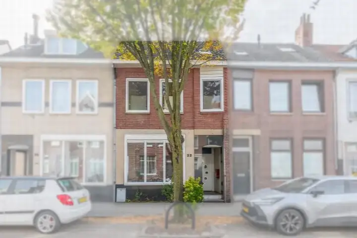Terraced house for sale: Leutherweg 22, Dr. Poelsplein e.o. Venlo