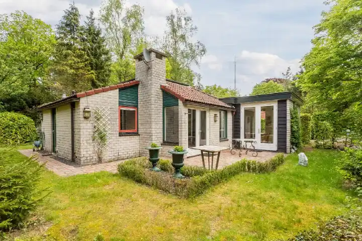 Vrijstaande woning te koop: Leuvenumseweg 120-302, Verspreide huizen bosgebied Ermelo