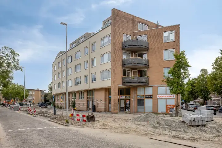Apartment for sale: Libanonweg 106, Kralingen West Rotterdam