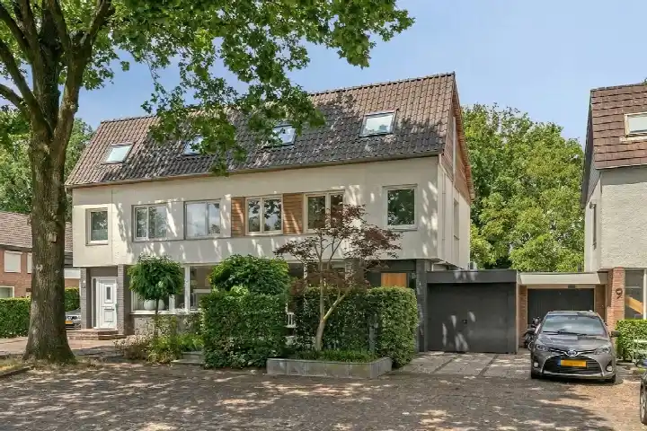 Tussenwoning te koop: Liefkenshoek 7, Riel-Dorp Riel