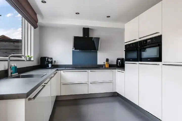 Terraced house for sale: Ligusterstraat 10, Liefkenshoek Heteren