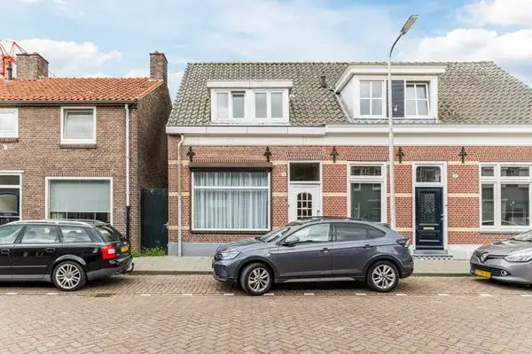 Semi-detached for sale: Lijnsheike 18, Heikant Oost Tilburg