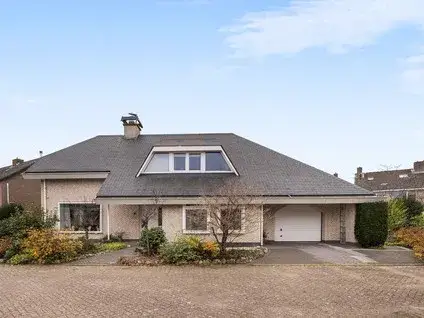 Vrijstaande woning te koop: Lijnzaadstraat 1, Kern Zuidland Zuidland