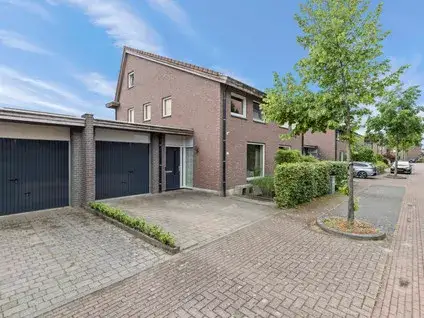 Tussenwoning te koop: Lijsbeth Van Villeynstraat 37, Akkers Helmond