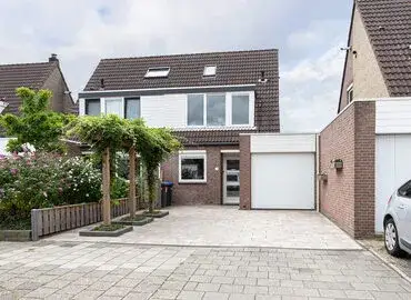 Terraced house for sale: Lijsterbeshof 10, Westdonk Papendrecht