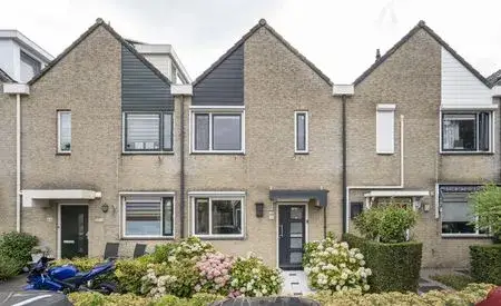 Terraced house for sale: Lijsterbeshof 66, Westdonk Papendrecht