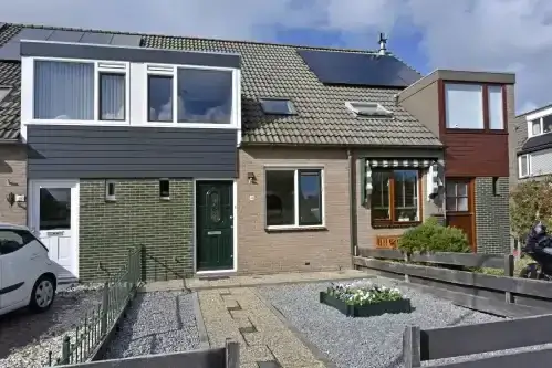 Tussenwoning te koop: Lijsterbeslaan 46, Aardam West Ter Aar